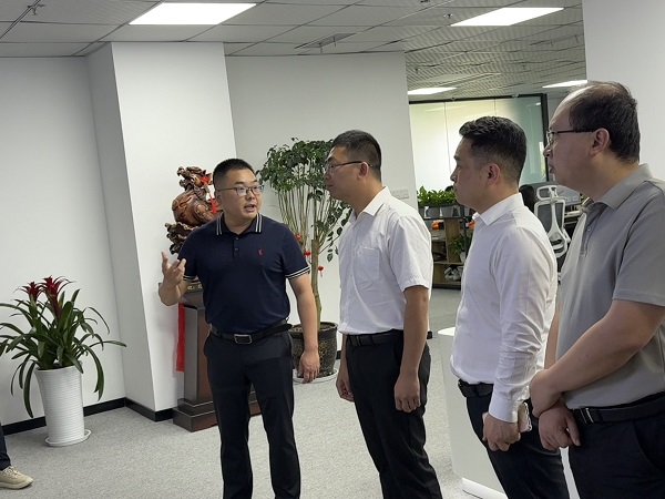 团金昌市委辅导一行光临见田科技参观领导